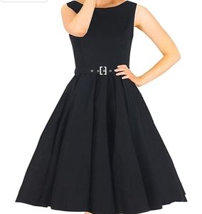 Audrey Hepburn 50s Style Sleeveless Black Dress with Belt